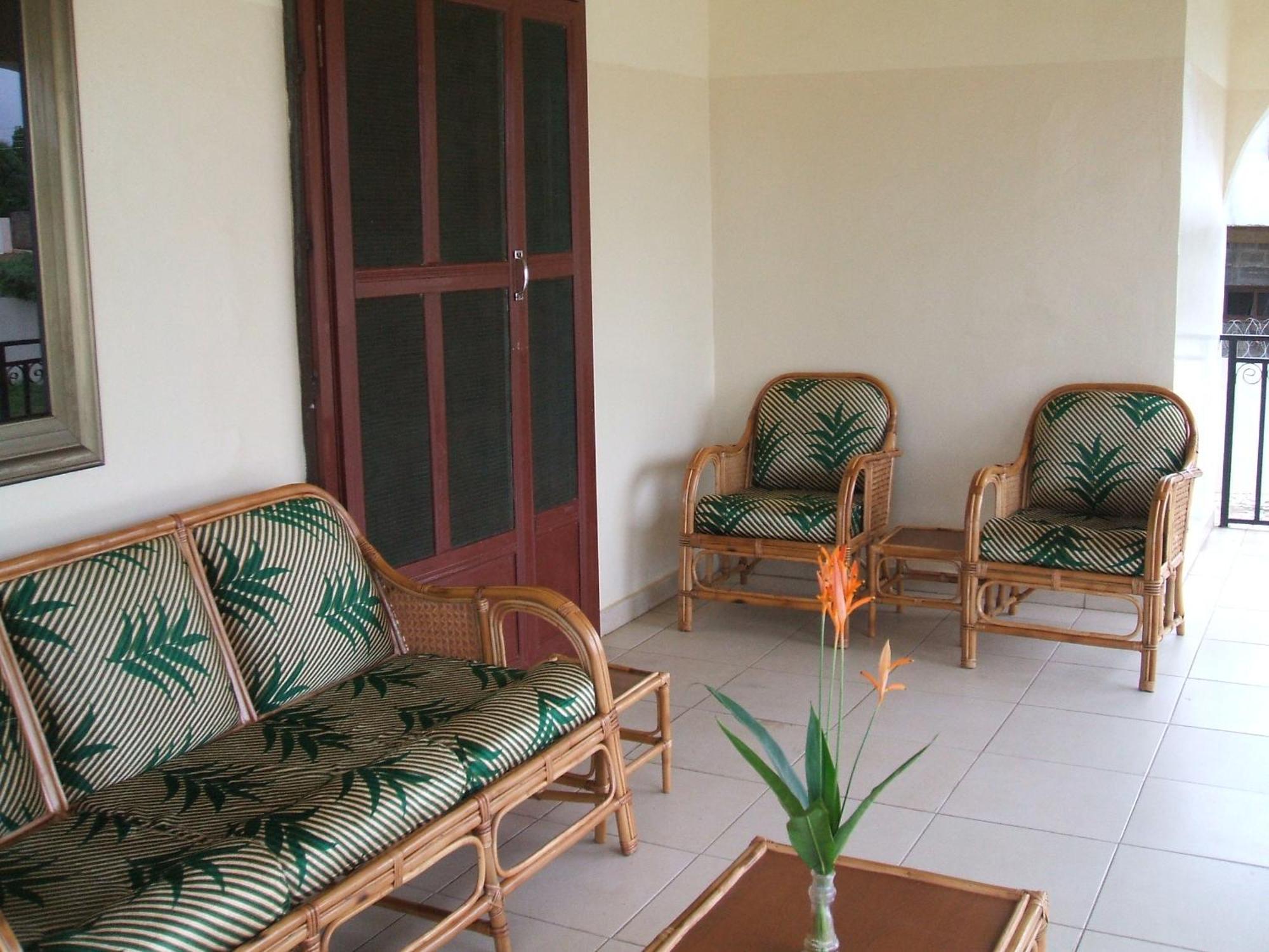 Charis Home Services Haatso Luaran gambar