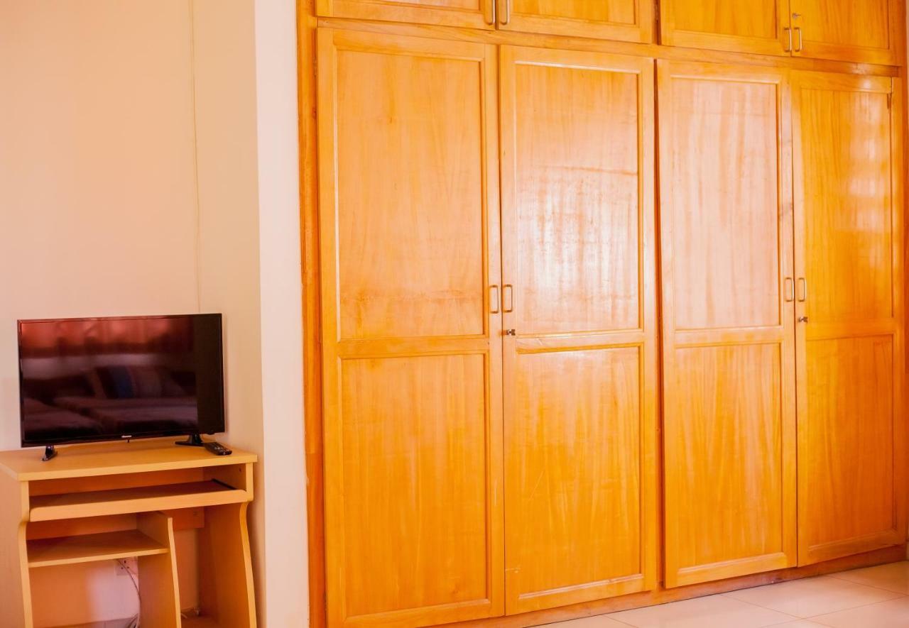 Charis Home Services Haatso Luaran gambar