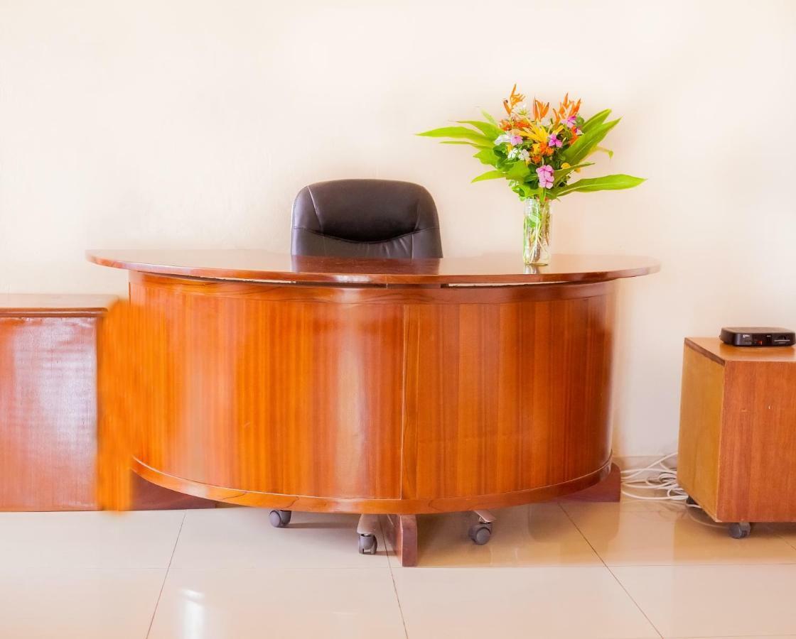 Charis Home Services Haatso Luaran gambar