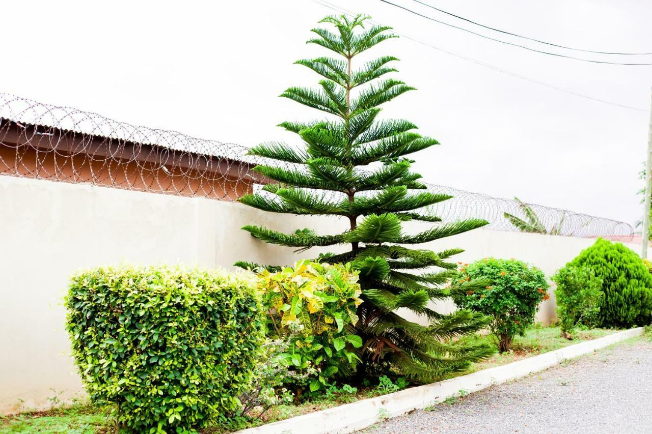 Charis Home Services Haatso Luaran gambar
